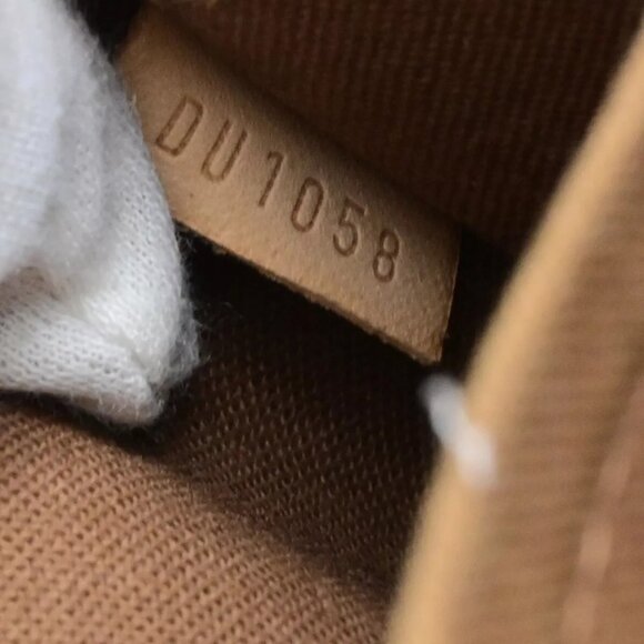 LOUIS VUITTON Messenger Bosphore GM Shoulder Bag Monogram Leather - Picture 2 of 16